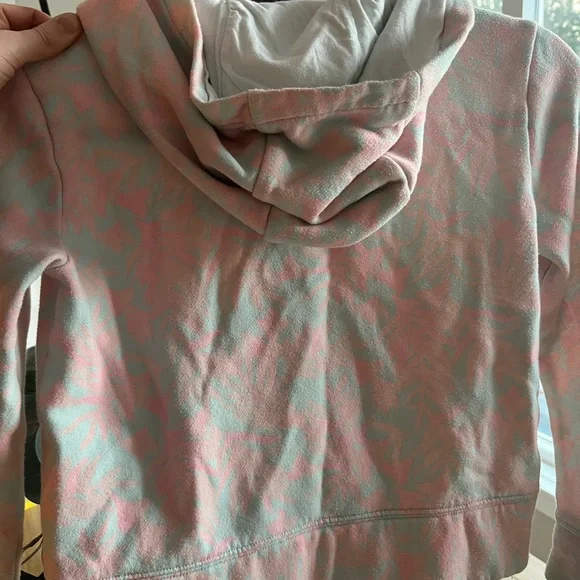 Girls Vineyard Vines Zip Up hoodie size small. - Picture 6 of 6